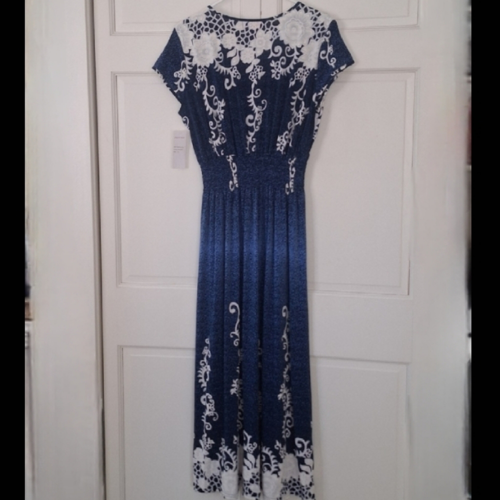 Ana & Rose short sleeved deep V neck maxi dress - NWT - Picture 4 of 7